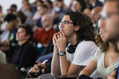 Conférence d'Alain Aspect, prix Nobel de physique 2022