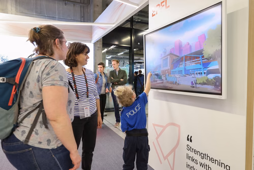 L’EPFL vous propose d’explorer ces liens étroits entre science et monde animal à travers une exposition de 200m2 présentant une sélection de projets de recherche issus des laboratoires de l’École.