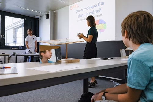  l’EPFL accueille chaque année les classes romandes de 7ème et 8ème pour une journée de découverte des sciences et domaines techniques.