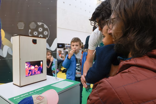 La lumière, voici la toute nouvelle thématique du festival Scientastic, le festival des sciences de l'EPFL Organisateur Service de promotion des sciences sps. 
