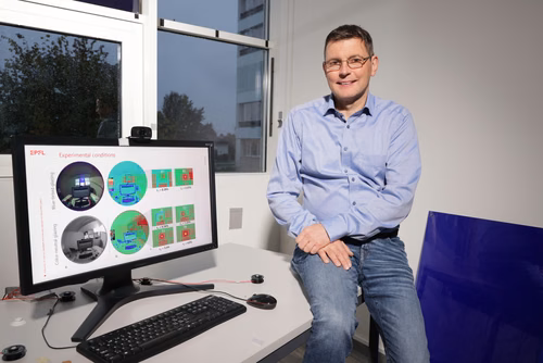 Understanding glare is important for improving visual comfort in the built environment. Specific pigments in the eye reduce perception of glare from a blue colored light source, but the pigments do not explain sensitivity to neutrally colored light, EPFL scientists show.