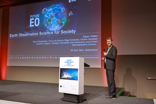 Challenges and opportunities in the space field. Practical and useful information for space industries and newcomers in the domain.