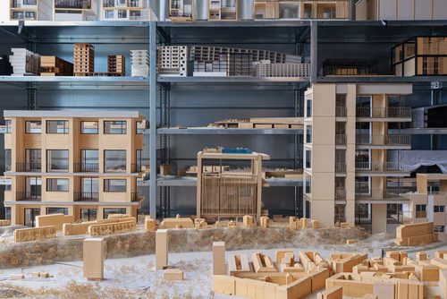 Des architectes de l’EPFL proposent une nouvelle approche multicritère d’aide à la décision pour mieux concevoir le réaménagement futur des friches urbaines le long du Rhône, comme à Genève et à Sion.