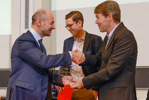 Remise des masters en ingénierie financière et en management de la technologie