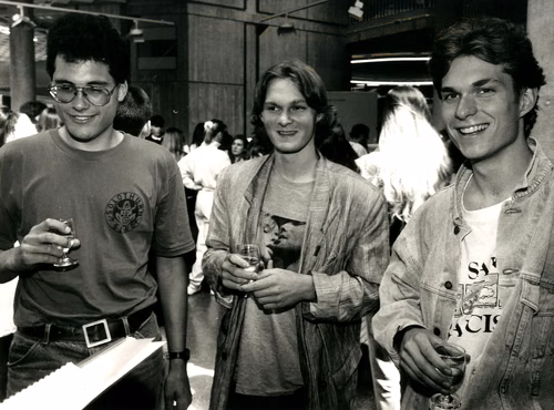 Ouverture des cours de vacances à l'Université de Lausanne. Venus de Suisse alémanique, Soleure, Reto, Christoph et Patrick.