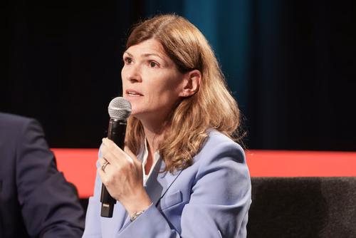 Jean-Pierre Danthine is Professor at the EPFL (Ecole Polytechnique Fédérale de Lausanne – College of Management of Technology), Managing Director of the Enterprise of Society Center (E4S) and President of the Paris School of Economics.