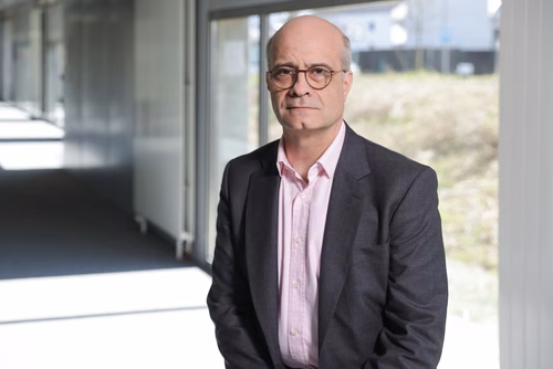 Laurent-Dominique Piveteau teaches strategic innovation management at the College of Technology Management. The new professor of practice, who is also CEO of Debiotech, draws on his experience in the field of medical technology transfer.
