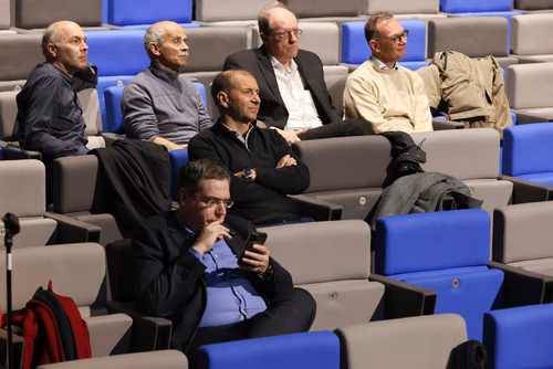 Tous les membres de la communauté EPFL, étudiant·e·s et collaborateur·trice·s de l’EPFL sont invité·e·s à l’édition 2022 de notre traditionnelle allocution de la Direction.