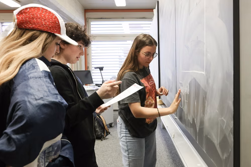 Journée de sensibilisation aux Sciences à Thoune. Organisé par le service de promotion des études