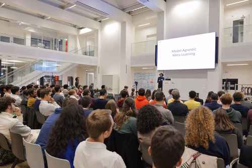 After two months of conducting research in an EPFL laboratory, the interns will present their research projects in the form of a poster or a short oral presentation (My research in 180 sec) to a selected audience including professors, donors, organizers as well as the cohort of interns.