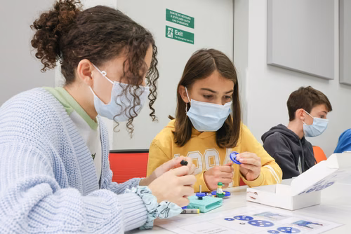 Ateliers scientifiques d’une heure pour les jeunes âgés de 7 à 13 ans proposés les 13 et 14 novembre 2021 à l’EPFL Valais Wallis