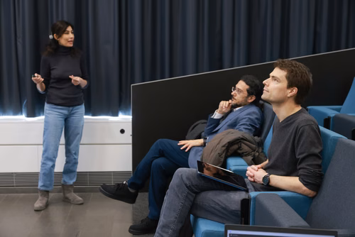 L'apprentissage automatique a été la principale force motrice pour amener l'intelligence artificielle dans le monde réel. Cet atelier vise à réunir des étudiants et des jeunes chercheurs de l'EPFL-CIS et du RIKEN-AIP et à discuter des dernières réalisations, applications et défis de l'apprentissage automatique. Cet événement fait partie d'une série d'échanges institutionnels entre le RIKEN-AIP et l'EPFL-CIS depuis 2020, basés sur un protocole d'accord entre les deux institutions visant à établir une relatio