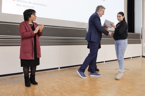 Remise attestations "Internet & Code pour les filles" Service de la promotion des Sciences de l'EPFL