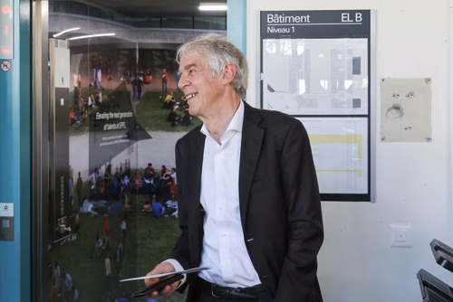 Pour les 50 ans de l'EPFL Schindler offre un ascenceur dans le bâtiment ELA 