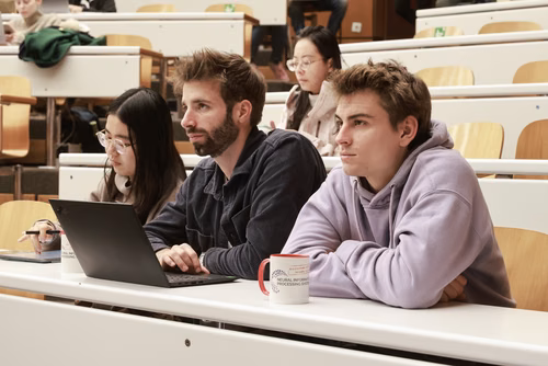 La conférence sur les systèmes de traitement de l'information neuronale (NeurIPS) est la principale conférence sur l'apprentissage automatique.