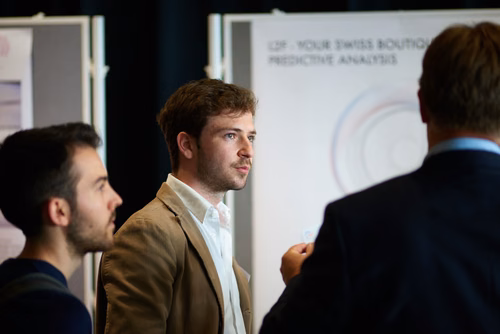 19 entrepreneurs ont “pitché” devant près de 300 personnes lors de la Startup Champions Seed Night coorganisée par l’EPFL Alumni et venturelab au Forum Rolex Learning Center. Daniel Yanisse (MT’12), CEO et co-fondateur de Checkr, était l’invité d’honneur de cette édition.