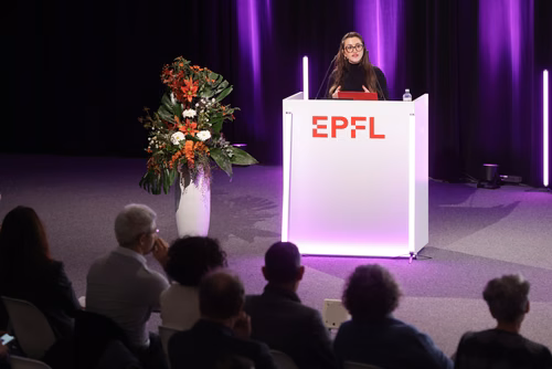 La fondation WISH de l’EPFL a choisi de décerner à la physicienne quantique Michelle Simmons le prix Erna Hamburger 2023 pour sa brillante carrière à la pointe de son domaine, ainsi que pour son engagement en faveur de la diversité et des MINT. Une cérémonie de remise de prix se tiendra aujourd'hui à l’EPFL.