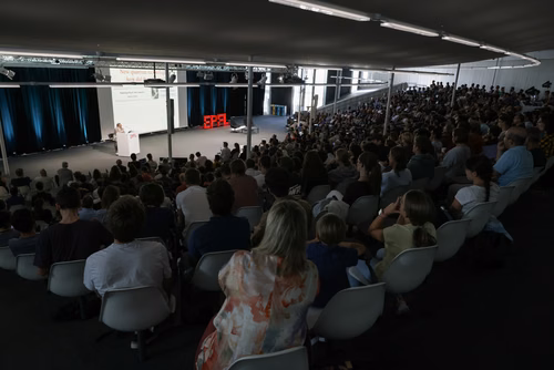 Conférence d'Alain Aspect, prix Nobel de physique 2022