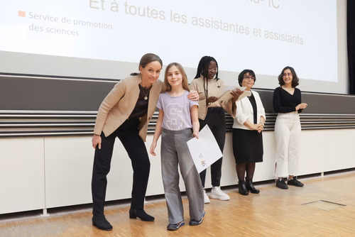 Journée à la découverte des Sciences Remise attestations "Internet & Code pour les filles" Service de la promotion des Sciences de l'EPFL 