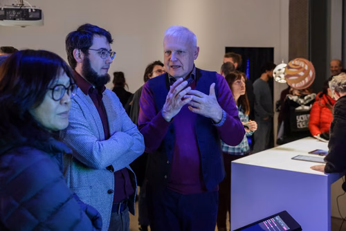 The exhibition Shapes: Patterns in Art and Science explores the richness of the natural and artificial patterns that surround us. Bringing together art, mathematics, materials science and biology, it highlights the shared fascination of scientists and artists with geometric, dynamic and symmetrical structures. Opening