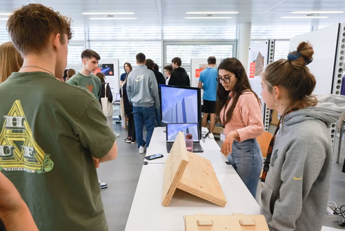 Journée de sensibilisation aux Sciences à Soleure. Organisé par le service de promotion des études 