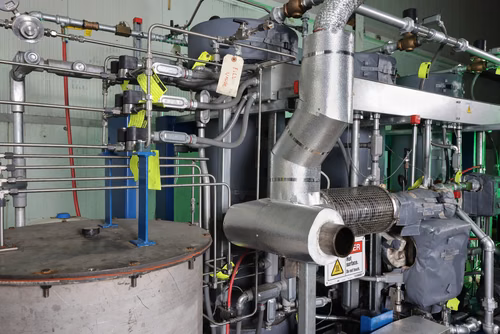 EPFL spin-off Qaptis has developed a system that can cut freight trucks’ carbon emissions by up to 90%. The company just installed a prototype of its technology at a freight carrier based in Tolochenaz in order to conduct pilot tests locally.