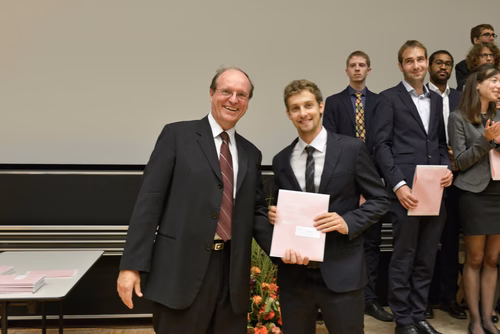 Convocation of the 2016  Physics class, october1, 2016
