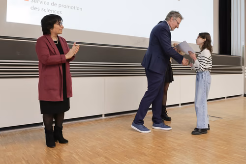 Remise attestations "Internet & Code pour les filles" Service de la promotion des Sciences de l'EPFL