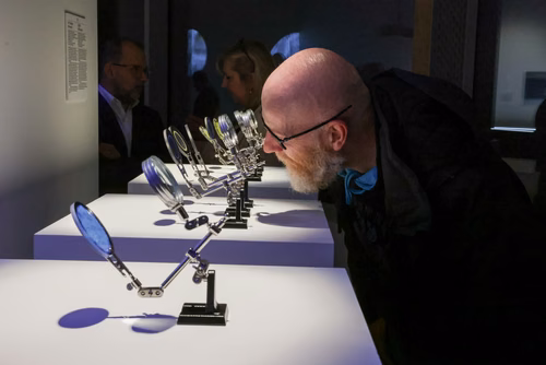 The exhibition Shapes: Patterns in Art and Science explores the richness of the natural and artificial patterns that surround us. Bringing together art, mathematics, materials science and biology, it highlights the shared fascination of scientists and artists with geometric, dynamic and symmetrical structures. Opening