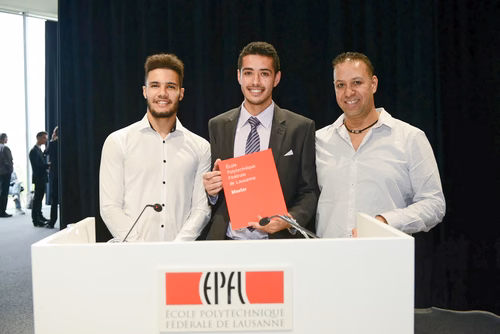 Remise des masters en informatique et systèmes de communication, le 1 octobre 2016
