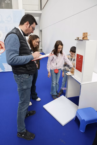 La découverte des sciences et des technologies au cœur du campus, pour les adultes et les enfants.