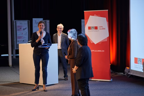 19 entrepreneurs ont “pitché” devant près de 300 personnes lors de la Startup Champions Seed Night coorganisée par l’EPFL Alumni et venturelab au Forum Rolex Learning Center. Daniel Yanisse (MT’12), CEO et co-fondateur de Checkr, était l’invité d’honneur de cette édition.
