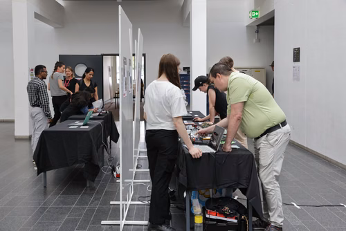 Le Meet up national annuel du Coding club des filles sur le campus de l’EPFL Service de promotion des sciences SPS 