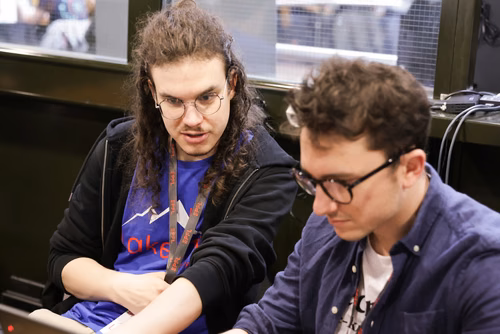 Capture The Flag (capture du drapeau) ou CTF est une compétition de cybersécurité dont le but est de faire de l’ingénierie inverse, de décrypter et de pirater des systèmes informatiques pour capturer des drapeaux et gagner des points pour son équipe. Final