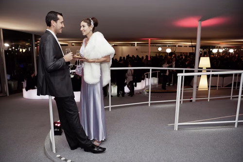 La première édition du gala EPFL Alumni a réuni près de 650 diplômé.es au Rolex Learning Center. Ils ont pu participer à une soirée festive et entendre le Prof. Patrick Aebischer – Président de l’EPFL jusqu’à fin 2016 – et le Prof. Martin Vetterli – Président de l’EPFL dès 2017 – échanger sur la transmission de Présidence.