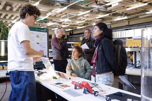 La découverte des sciences et des technologies au cœur du campus, pour les adultes et les enfants.