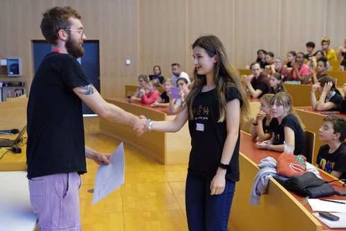 Le Meet up national annuel du Coding club des filles sur le campus de l’EPFL Service de promotion des sciences SPS 