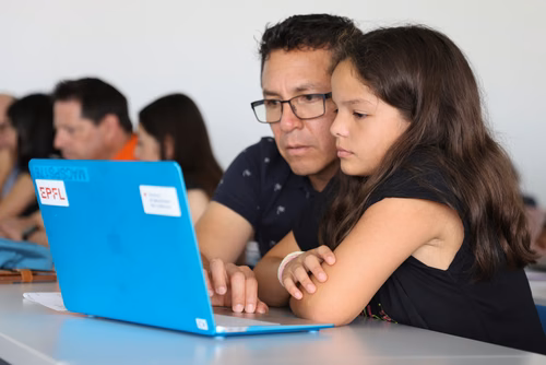 Le Meet up national annuel du Coding club des filles sur le campus de l’EPFL Service de promotion des sciences SPS 