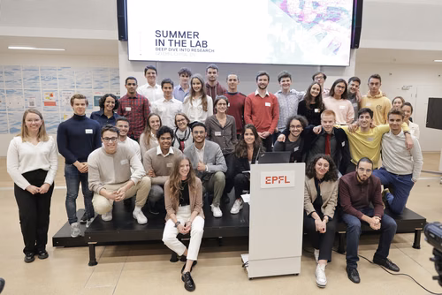 After two months of conducting research in an EPFL laboratory, the interns will present their research projects in the form of a poster or a short oral presentation (My research in 180 sec) to a selected audience including professors, donors, organizers as well as the cohort of interns.