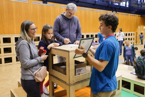 La découverte des sciences et des technologies au cœur du campus, pour les adultes et les enfants.