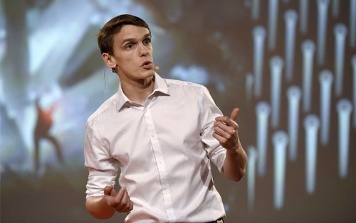 Lucas Güniat wins My thesis in 180 seconds EPFL 2017