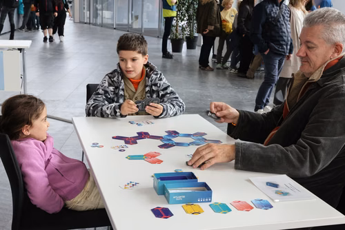 To celebrate 100 years of quantum science and technology, we invite you to discover the strange and fascinating world of quantum physics through hands-on activities, interactive demonstrations, workshops, and engaging talks.
