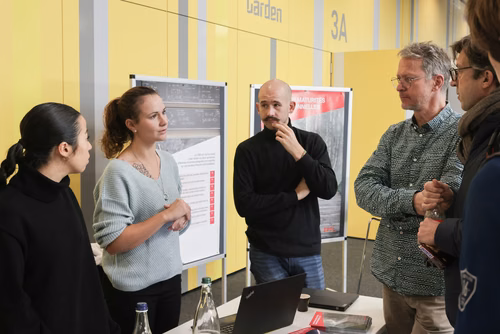 Un événement d’envergure pour préparer son avenir. Comme chaque année, l’EPFL, via son Service de promotion de l’éducation et en collaboration avec ses facultés, se réjouit d'accueillir les gymnasiennes et gymnasiens sur son campus. L’École propose de venir découvrir ses filières de formation, sa communauté estudiantine, son corps enseignant, ses équipes de recherche, les divers services dédiés aux étudiantes et étudiants débutant à l’EPFL, ainsi que les multiples associations chargées d’animer la vie socia