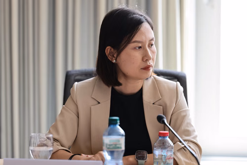 Visite d'une délégation du gouvernement vietnamien le 29 juillet 2025 à l'EPFL. Parmi le groupe, S.E. M. Le Thanh Long, Vice-premier ministre, et S.E. M. Nguyen Duc Hai, Vice-Président de l’Assemblée nationale, ainsi que des représentants de ministères clés et d’institutions nationales. La délégation a été accueillie par Ambrogio Fasoli, Vice-président pour les Affaires Académiques de l’EPFL, par Antoine Jourdan, directeur de SIP West EPFL et par Gillian Olivieri, directrice adjointe des Affaires internatio