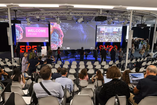The EPFL School of Life Sciences turned 20 and celebrates this occasion with a unique symposium.