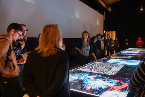 The Visual Wonders of Science est une exposition en deux parties, proposée par le Centre d’imagerie de l’EPFL en collaboration avec Figure 1.A., qui regroupe des images et vidéos prises dans le cadre de recherches sur le campus et/ou par des chercheurs de l’EPFL. Certaines d’entre elles sont présentées au public pour la première fois.