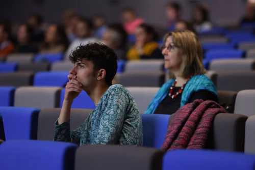 Tous les membres de la communauté EPFL, étudiant·e·s et collaborateur·trice·s de l’EPFL sont invité·e·s à l’édition 2022 de notre traditionnelle allocution de la Direction.