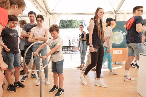 L'EPFL à l Nuit de la science à Genève, au Parc de la Perle du Lac.