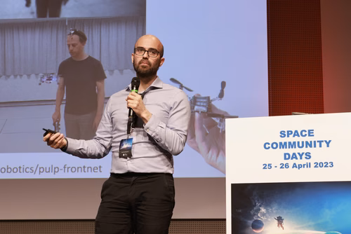 Challenges and opportunities in the space field. Practical and useful information for space industries and newcomers in the domain.