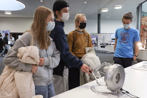 Journée des Gymnasiens accueil et stands 